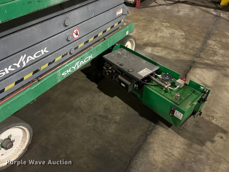 image for item FC5346 Skyjack SJ 4626 scissor lift