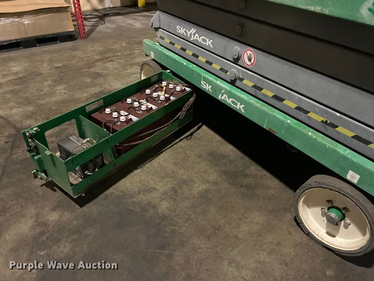 image for item FC5346 Skyjack SJ 4626 scissor lift