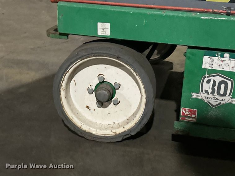 image for item FC5346 Skyjack SJ 4626 scissor lift