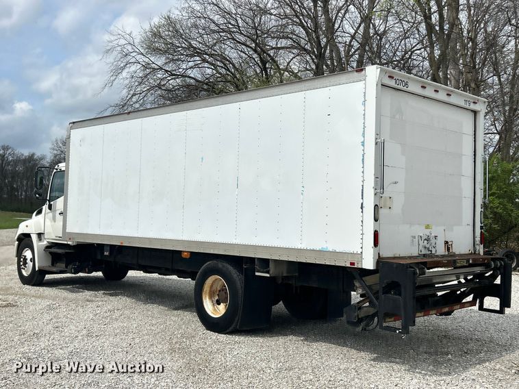 image for item FC5350 2013 Hino 338 box truck