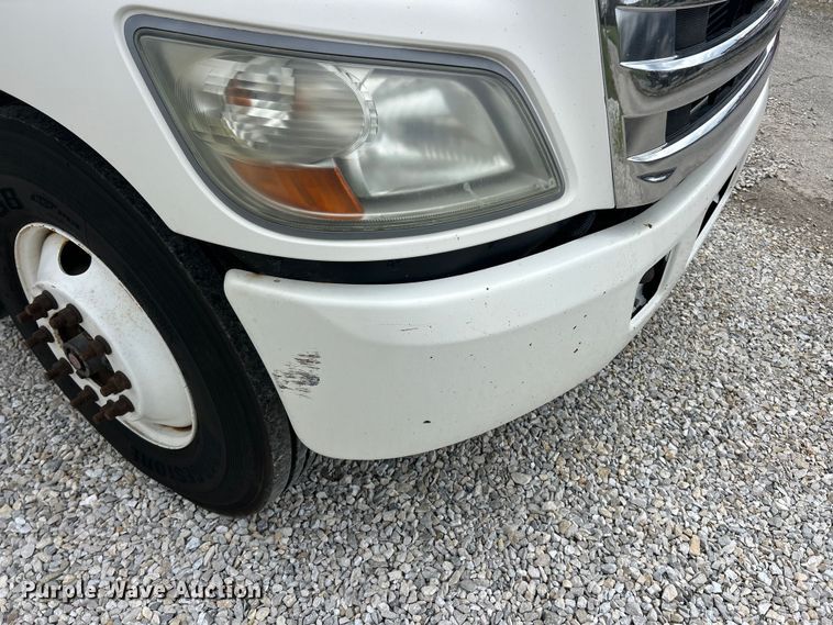 image for item FC5350 2013 Hino 338 box truck