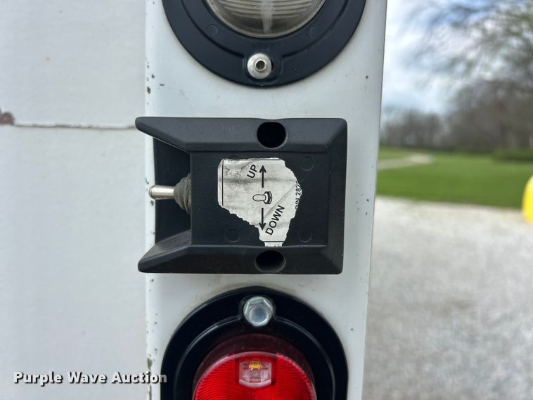 image for item FC5350 2013 Hino 338 box truck