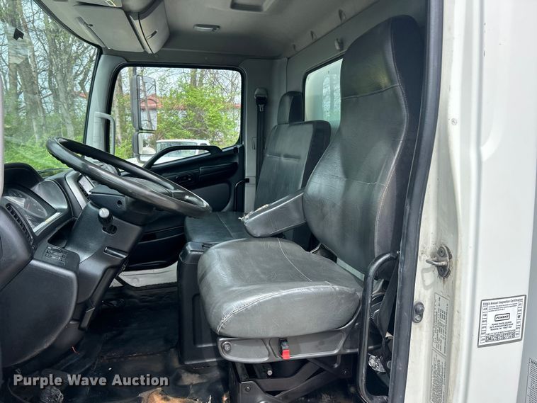 image for item FC5350 2013 Hino 338 box truck