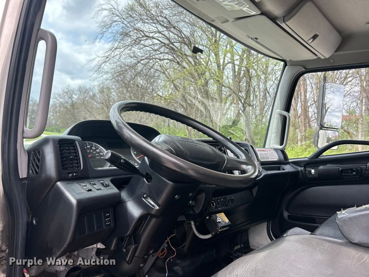 image for item FC5350 2013 Hino 338 box truck