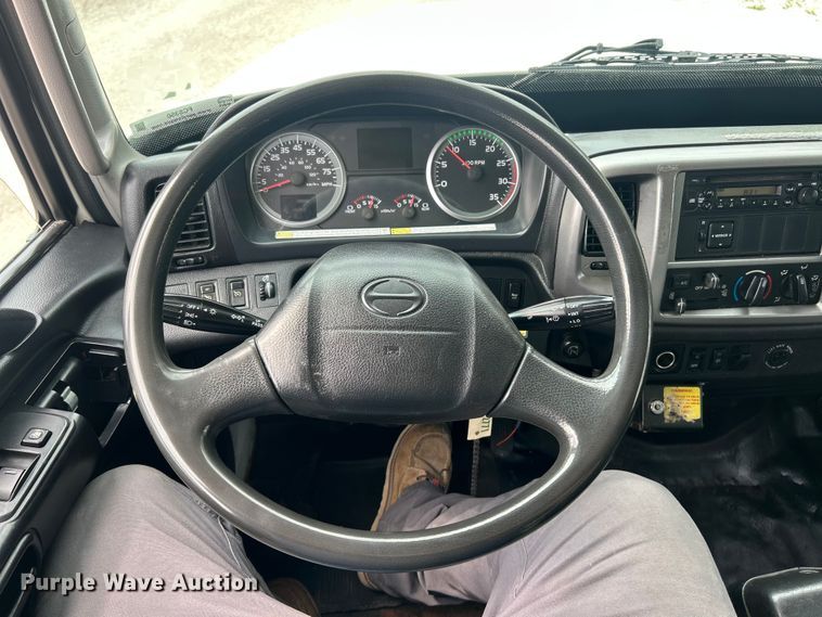 image for item FC5350 2013 Hino 338 box truck