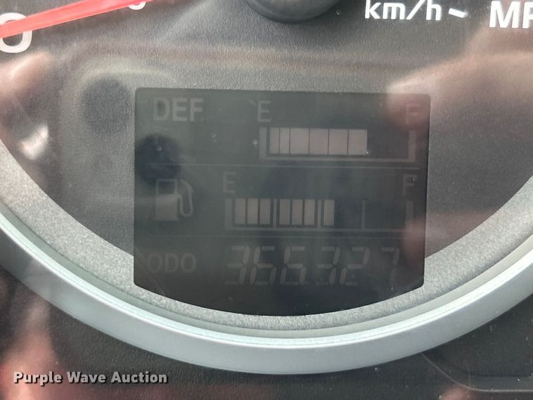 image for item FC5350 2013 Hino 338 box truck