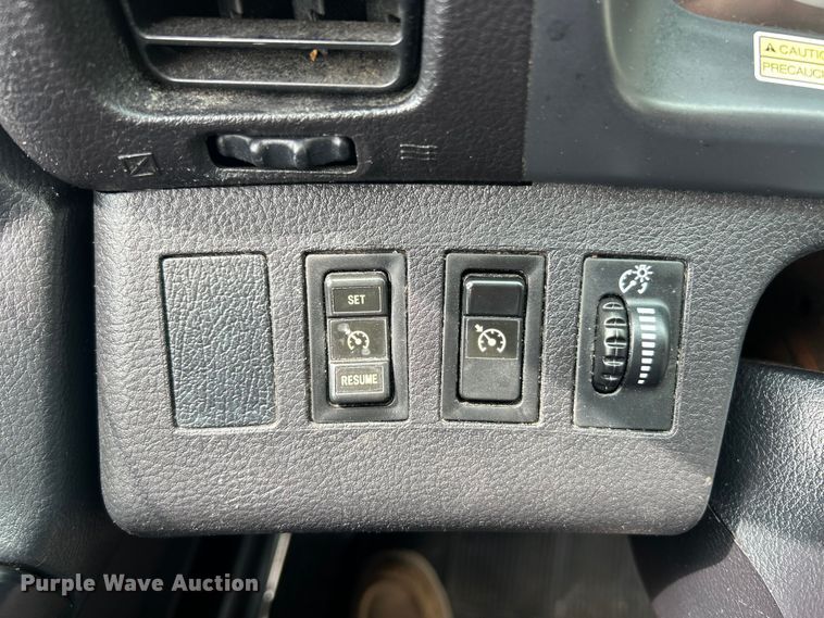 image for item FC5350 2013 Hino 338 box truck