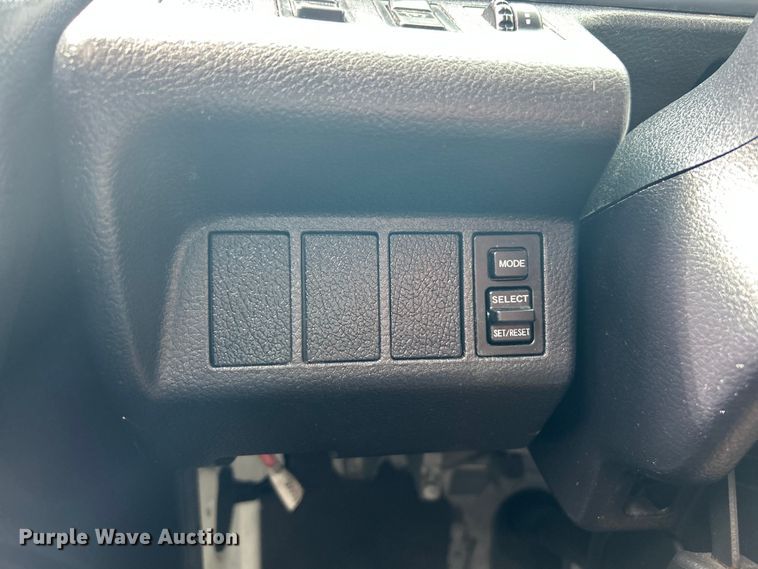 image for item FC5350 2013 Hino 338 box truck