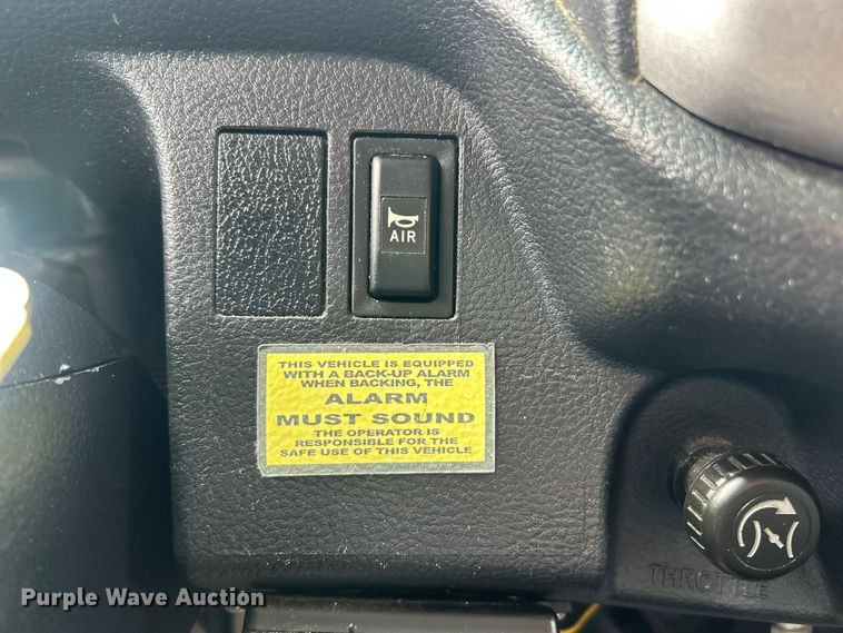 image for item FC5350 2013 Hino 338 box truck