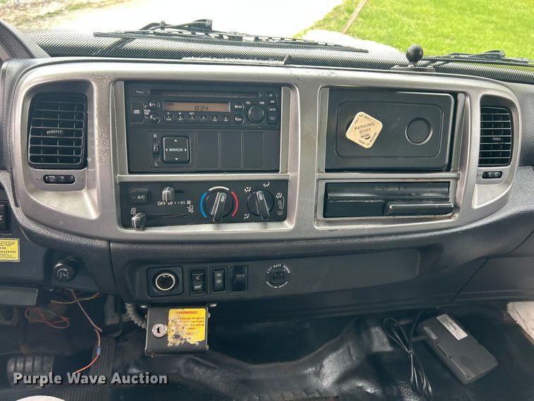 image for item FC5350 2013 Hino 338 box truck