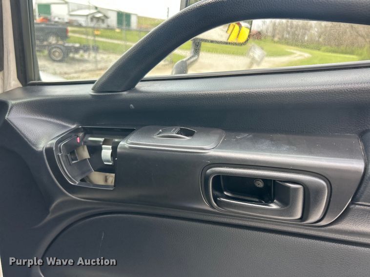 image for item FC5350 2013 Hino 338 box truck