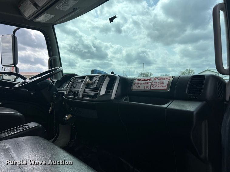 image for item FC5350 2013 Hino 338 box truck