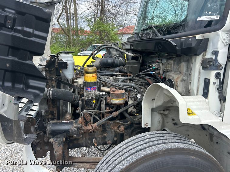 image for item FC5350 2013 Hino 338 box truck