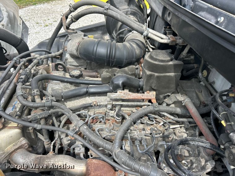 image for item FC5350 2013 Hino 338 box truck