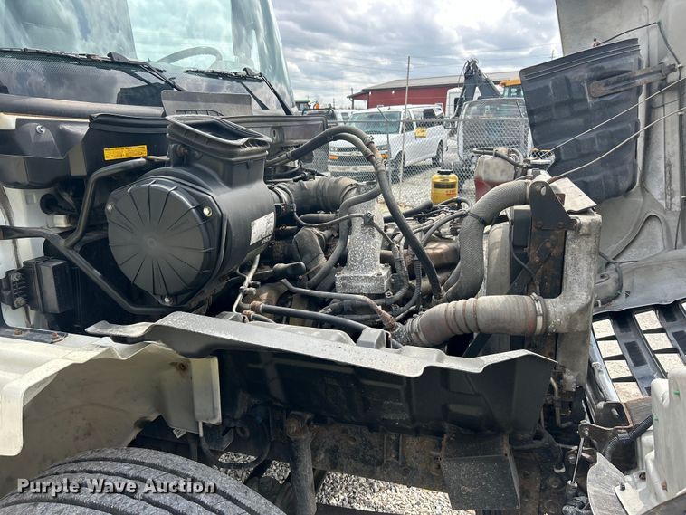 image for item FC5350 2013 Hino 338 box truck