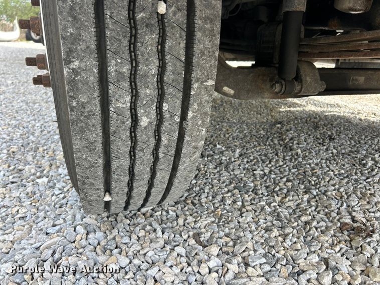 image for item FC5350 2013 Hino 338 box truck