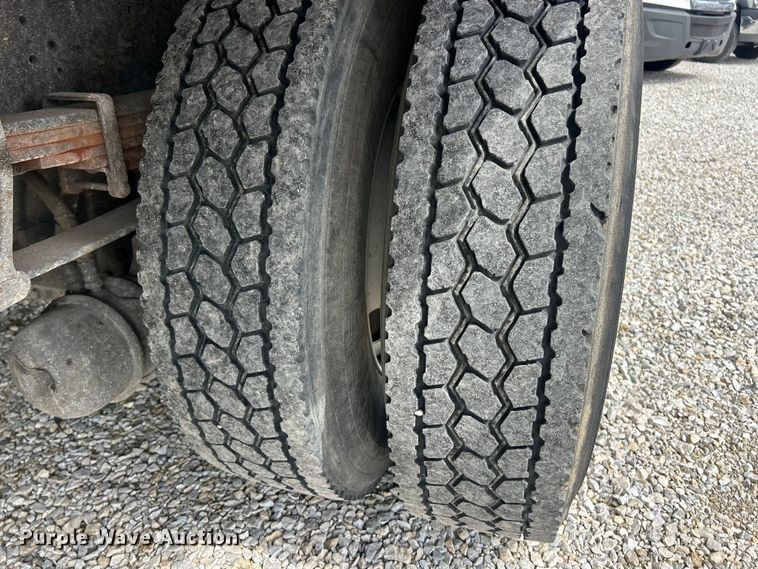 image for item FC5350 2013 Hino 338 box truck