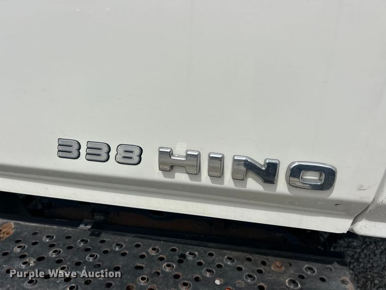 image for item FC5350 2013 Hino 338 box truck