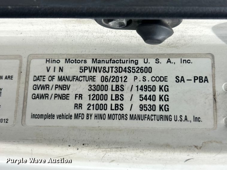 image for item FC5350 2013 Hino 338 box truck