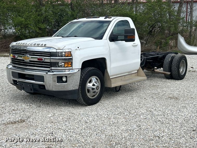 image for item FC5352 2015 Chevrolet Silverado 3500HD pickup truck cab and chassis