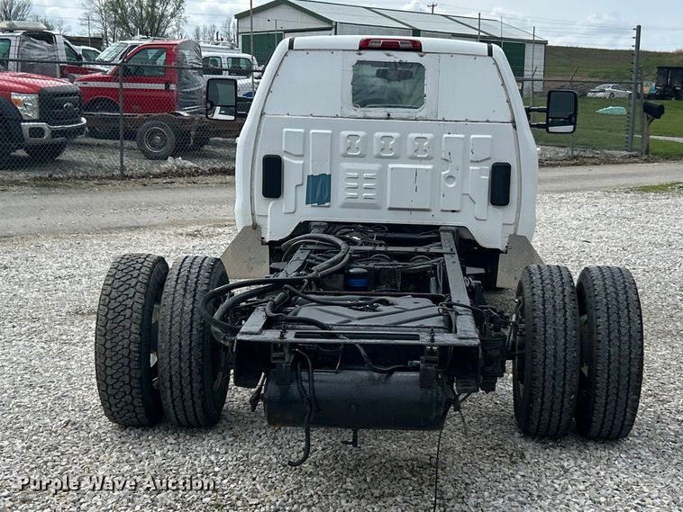 image for item FC5352 2015 Chevrolet Silverado 3500HD pickup truck cab and chassis