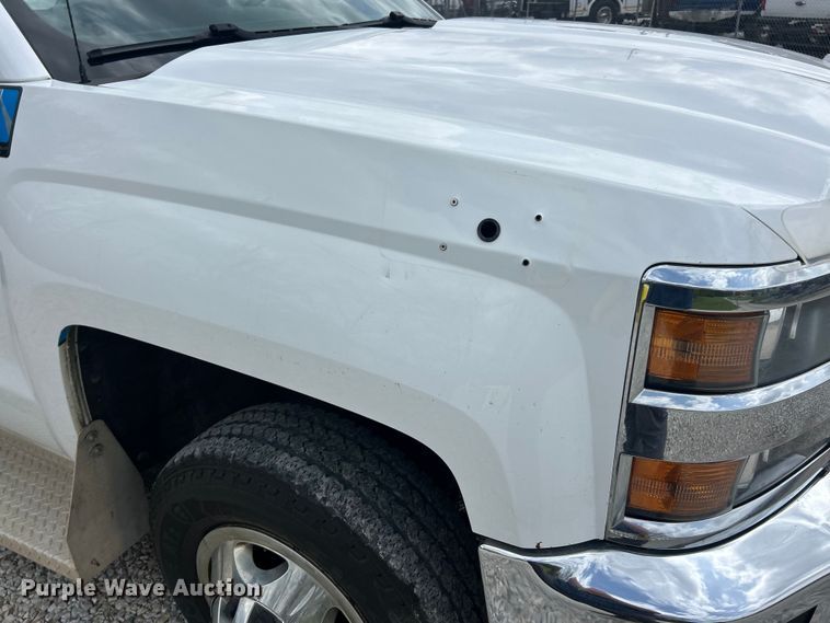 image for item FC5352 2015 Chevrolet Silverado 3500HD pickup truck cab and chassis