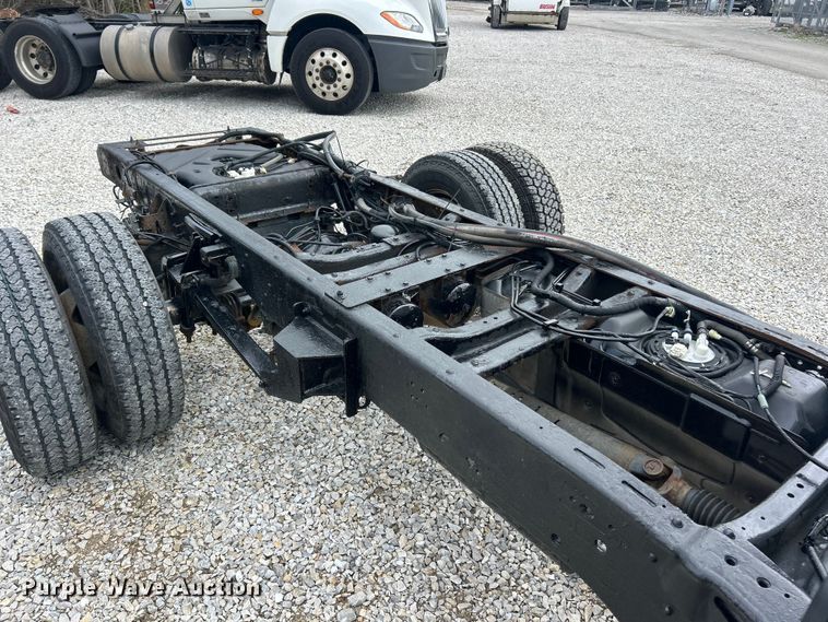 image for item FC5352 2015 Chevrolet Silverado 3500HD pickup truck cab and chassis