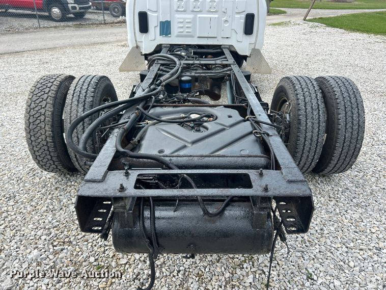 image for item FC5352 2015 Chevrolet Silverado 3500HD pickup truck cab and chassis