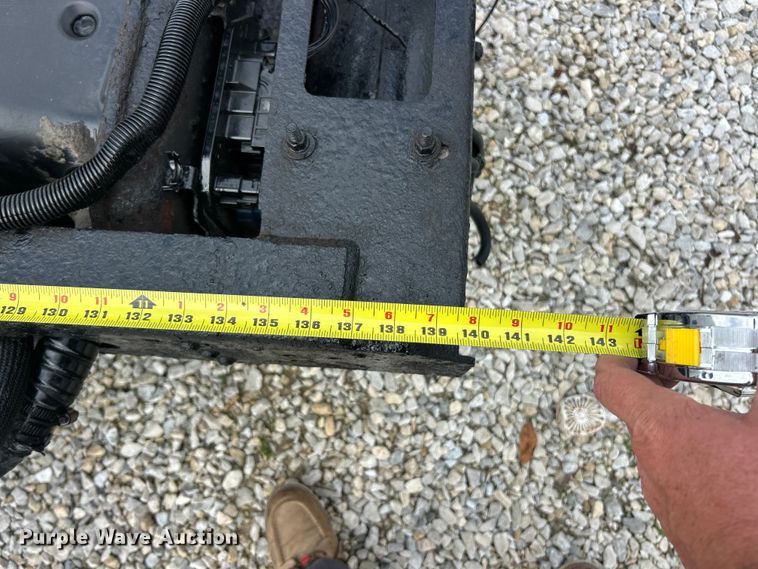 image for item FC5352 2015 Chevrolet Silverado 3500HD pickup truck cab and chassis