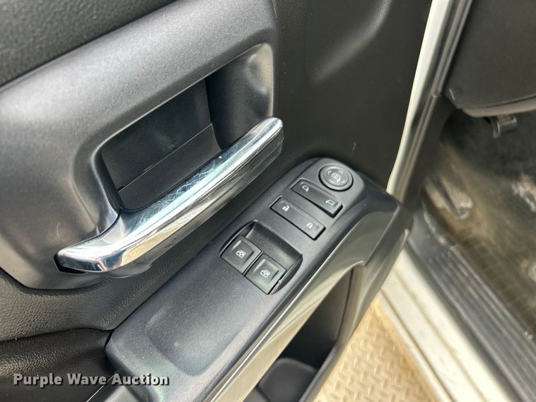 image for item FC5352 2015 Chevrolet Silverado 3500HD pickup truck cab and chassis