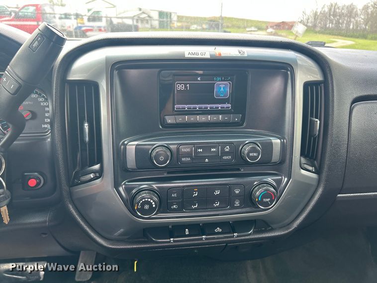 image for item FC5352 2015 Chevrolet Silverado 3500HD pickup truck cab and chassis