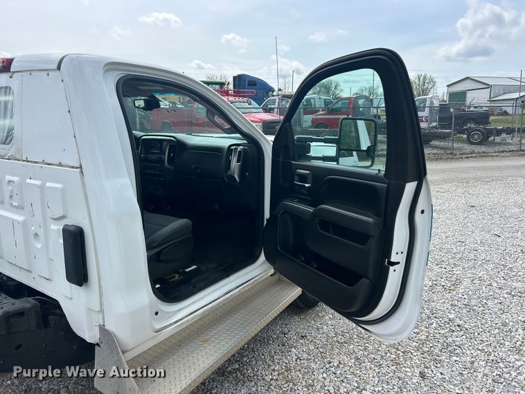 image for item FC5352 2015 Chevrolet Silverado 3500HD pickup truck cab and chassis