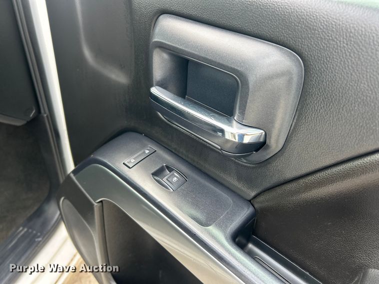 image for item FC5352 2015 Chevrolet Silverado 3500HD pickup truck cab and chassis