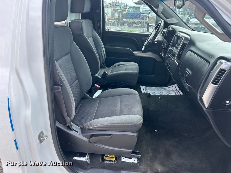 image for item FC5352 2015 Chevrolet Silverado 3500HD pickup truck cab and chassis