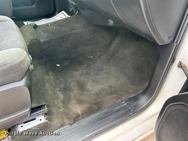 image for item FC5352 2015 Chevrolet Silverado 3500HD pickup truck cab and chassis