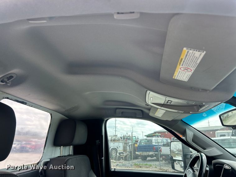 image for item FC5352 2015 Chevrolet Silverado 3500HD pickup truck cab and chassis