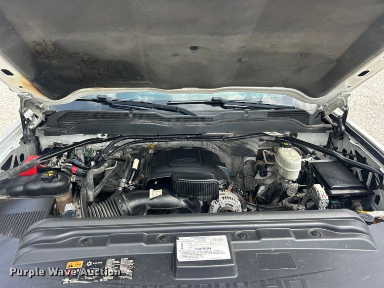 image for item FC5352 2015 Chevrolet Silverado 3500HD pickup truck cab and chassis