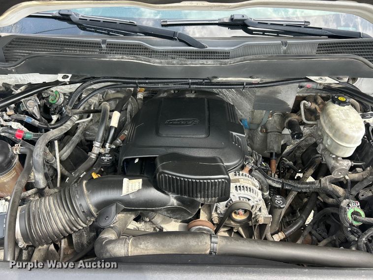 image for item FC5352 2015 Chevrolet Silverado 3500HD pickup truck cab and chassis