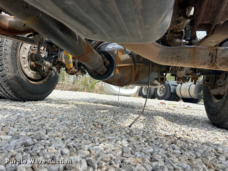 image for item FC5352 2015 Chevrolet Silverado 3500HD pickup truck cab and chassis