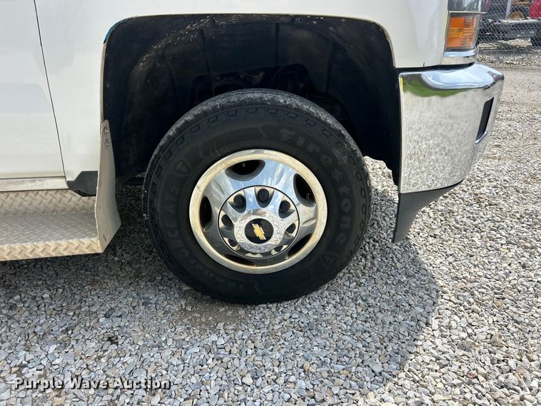 image for item FC5352 2015 Chevrolet Silverado 3500HD pickup truck cab and chassis