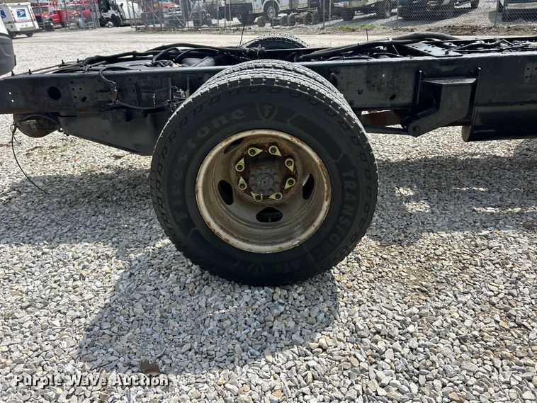 image for item FC5352 2015 Chevrolet Silverado 3500HD pickup truck cab and chassis