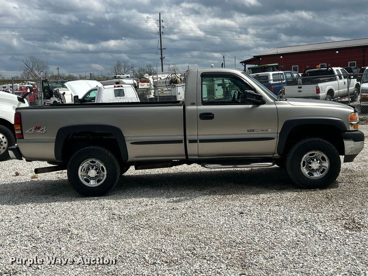 image for item FC5353 2001 GMC Sierra 2500HD pickup truck
