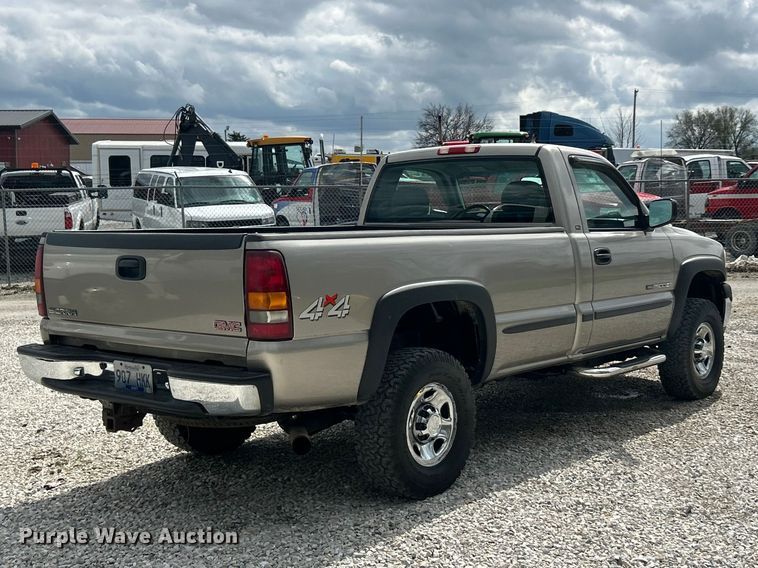 image for item FC5353 2001 GMC Sierra 2500HD pickup truck