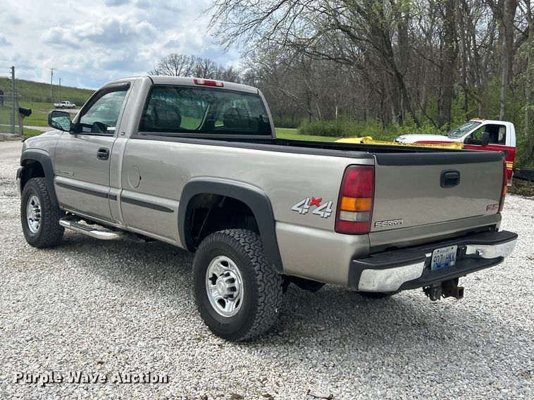 image for item FC5353 2001 GMC Sierra 2500HD pickup truck