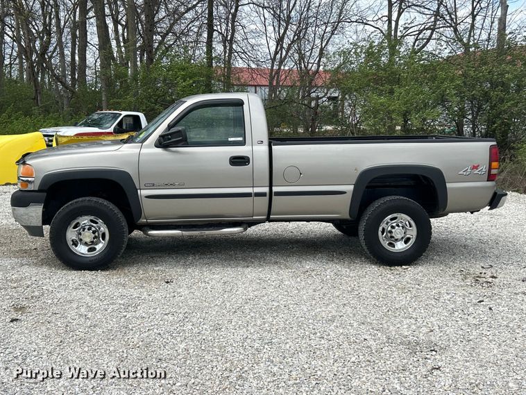 image for item FC5353 2001 GMC Sierra 2500HD pickup truck
