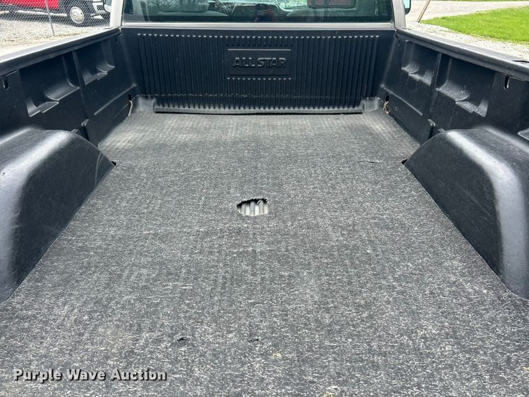 image for item FC5353 2001 GMC Sierra 2500HD pickup truck