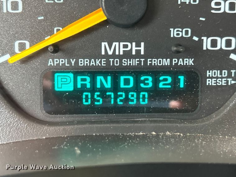 image for item FC5353 2001 GMC Sierra 2500HD pickup truck