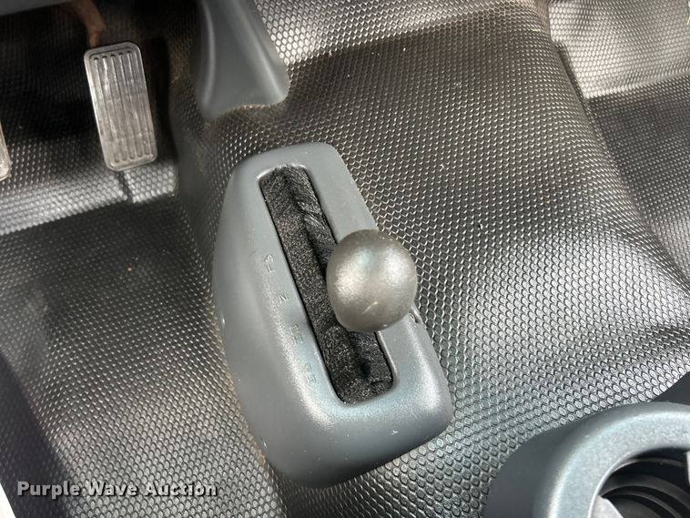 image for item FC5353 2001 GMC Sierra 2500HD pickup truck