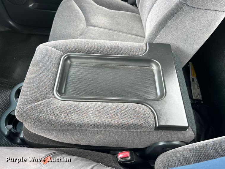 image for item FC5353 2001 GMC Sierra 2500HD pickup truck