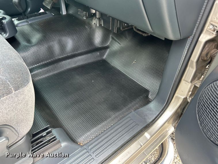 image for item FC5353 2001 GMC Sierra 2500HD pickup truck